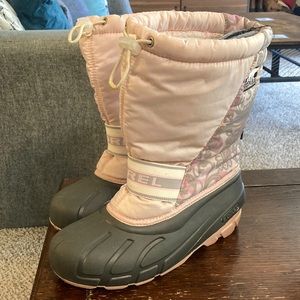 Sorel waterproof Cub boots size 7